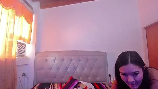 Maxine_Blue webcam