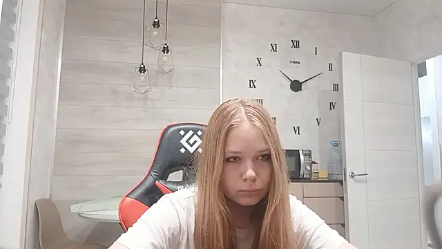 KarinaBestie webcam
