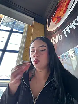 LilacNoir webcam