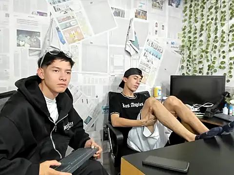 heyy_noah11 live cam on StripChat