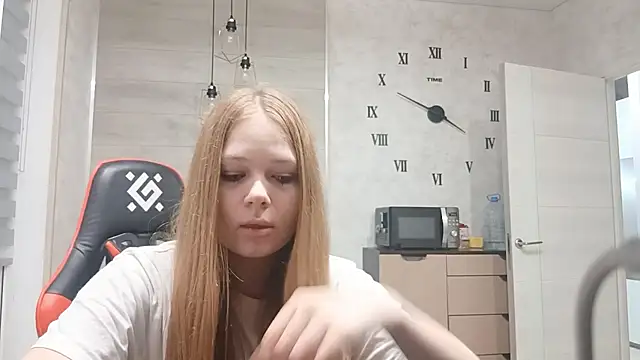 KarinaBestie webcam