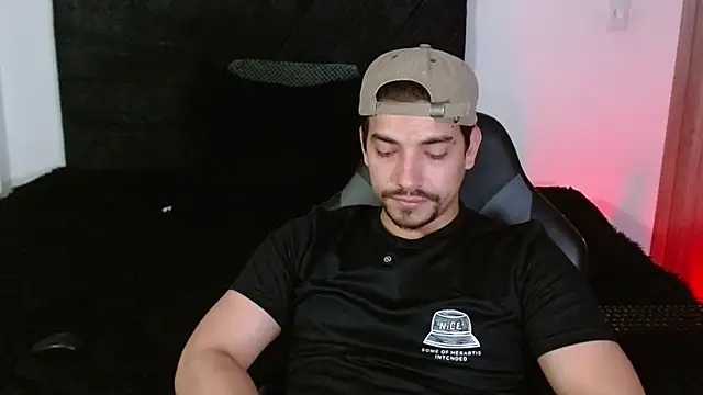 Ian_Daviz live cam on StripChat
