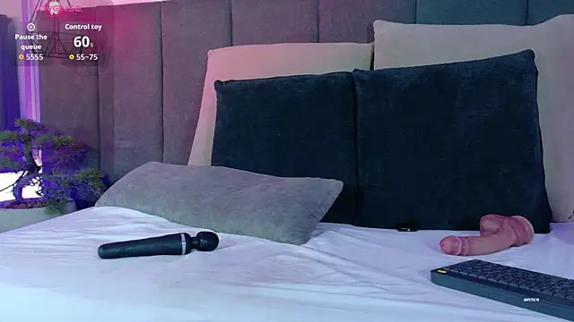 luna_blannco webcam