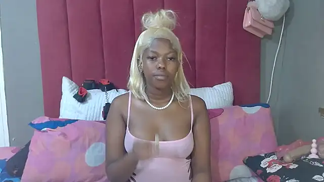 PinkyxGodess webcam