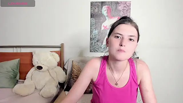 Kira_Devi webcam
