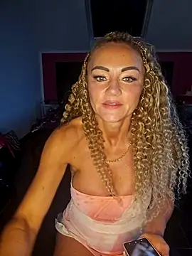 GymMoniMilf webcam