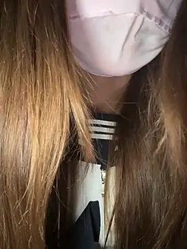 kkkkiiii-42 webcam