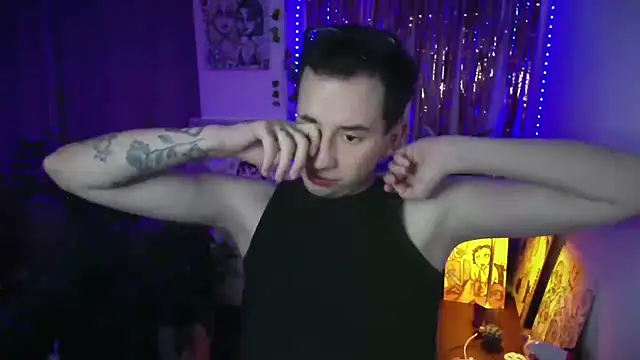 Moon_boyy webcam
