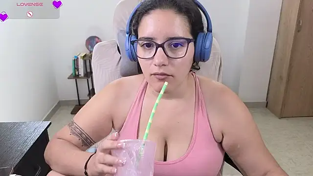 blue__moon_ live cam on StripChat