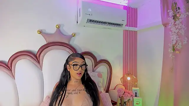 Model: Mia_Jansen