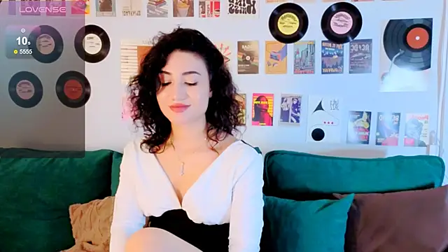 Maya_Rogerss webcam