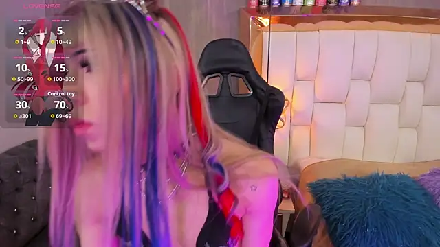 Foxxy_Doll's room