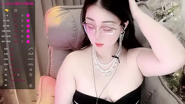 Monica-666888- webcam