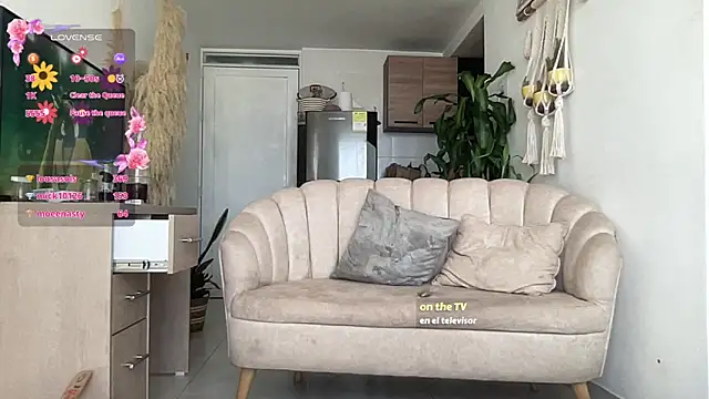isa_fox_23's room