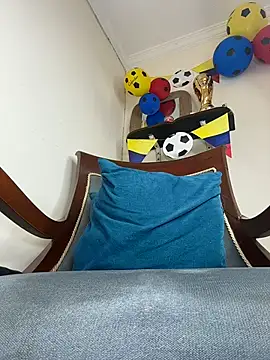 LilaRvsh webcam