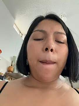 ISABELLA__LUNA webcam