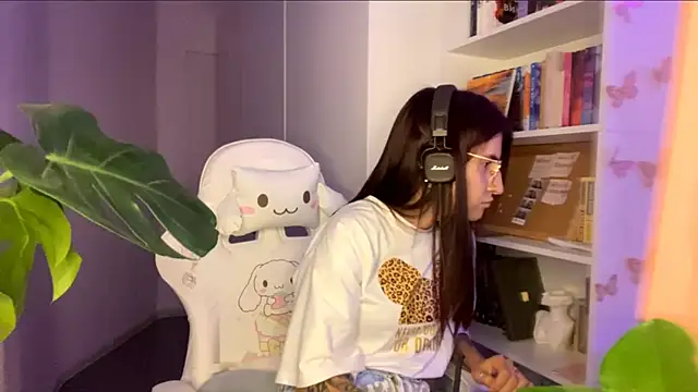Monica_Cutersseys webcam