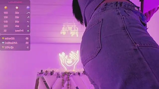ZURY_TAY webcam