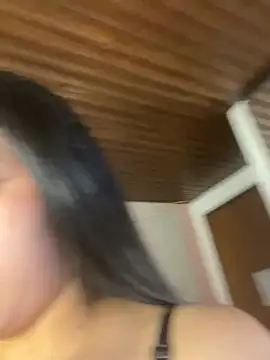LunaMoore_Pink webcam