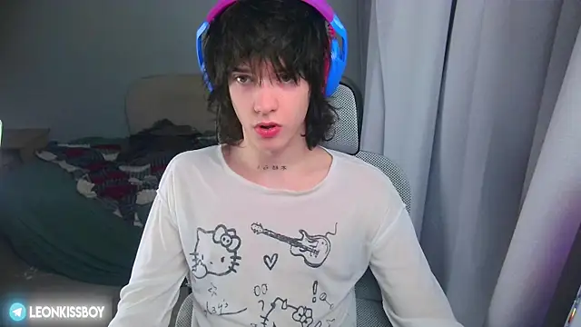 leonboykisser - LeonBoykisser's free webcam - UK Sex Cams