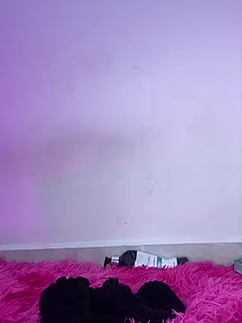 RebecaRealish webcam