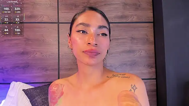 Leamonroe__ webcam