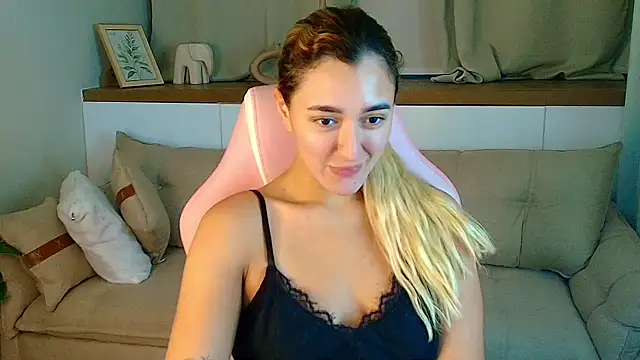Luuna_Velvvet webcam