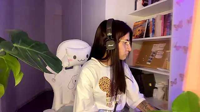 Monica_Cutersseys webcam