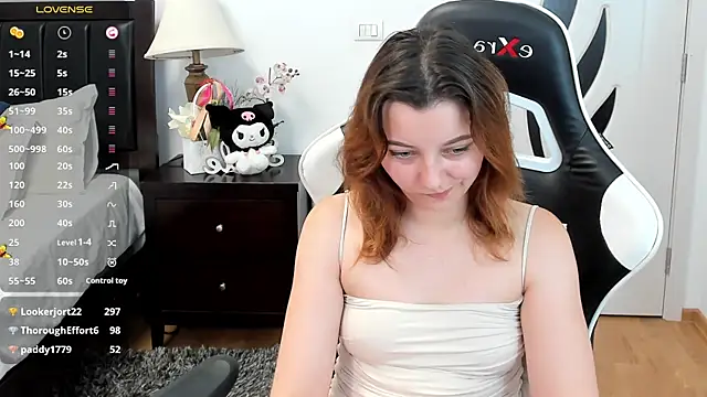 pretty_little_thing webcam