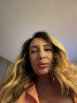 YaaraCollins webcam