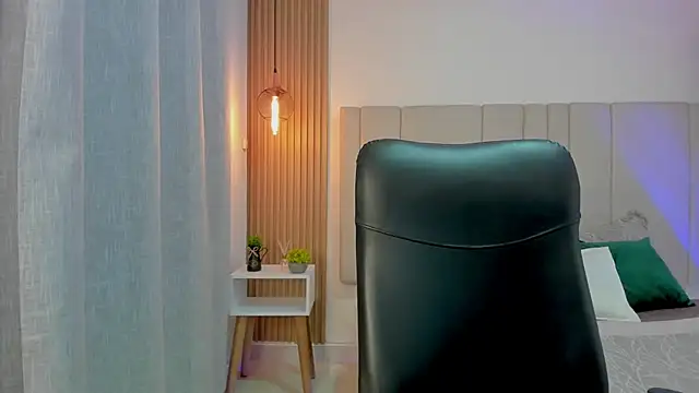 Victoria_Rosee webcam