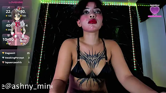 Ashnikko___ webcam