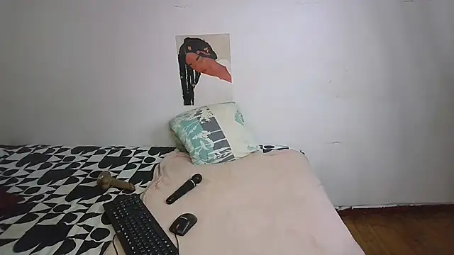 COCO__JUICY webcam