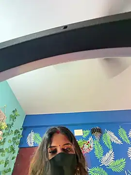 V-Hot-Sweti