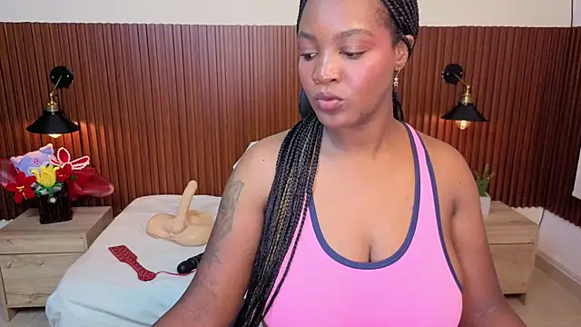 chanel_brunette webcam