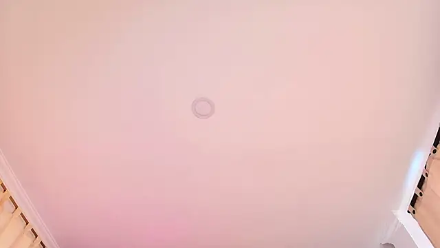 MOLLYWOODD webcam