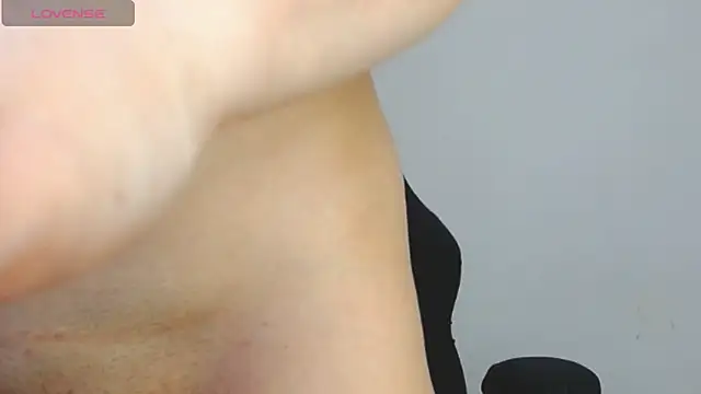 Nikolle_Rouss webcam