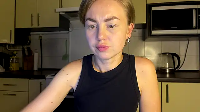 martaluna_ - MartaLuna_'s free webcam - UK Sex Cams