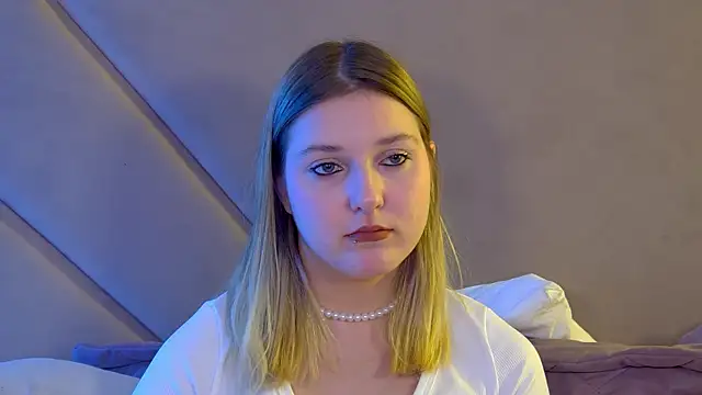 TinnaBurton webcam
