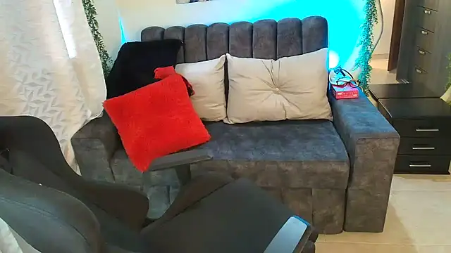 LUCYMILF_SEXY webcam