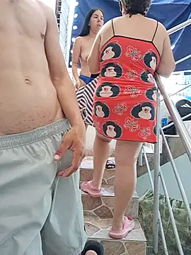 HOTANDSKINNY webcam