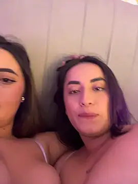 Antonella_Julieta webcam