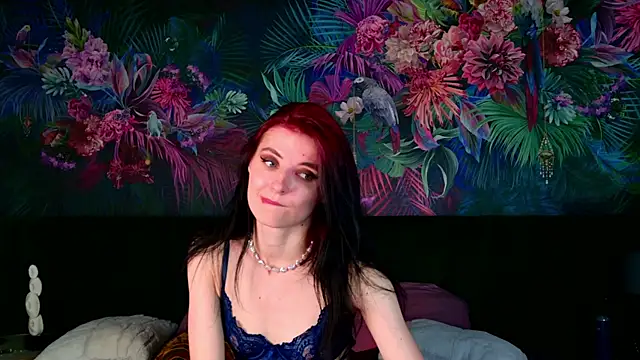 NicoleLuxe webcam