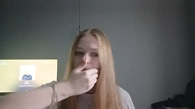 KarinaBestie webcam
