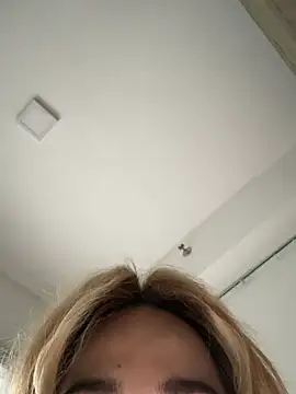 queenmia__ph webcam