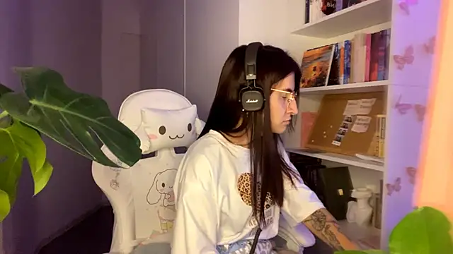 Monica_Cutersseys webcam