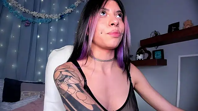 Violetta_Nur webcam