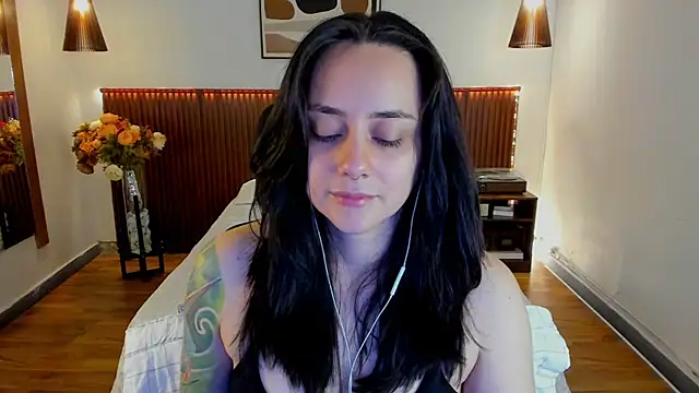 KatherineBond webcam