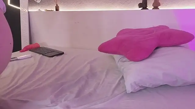 AllisonRoberts_ webcam