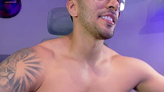 tony_muscle webcam
